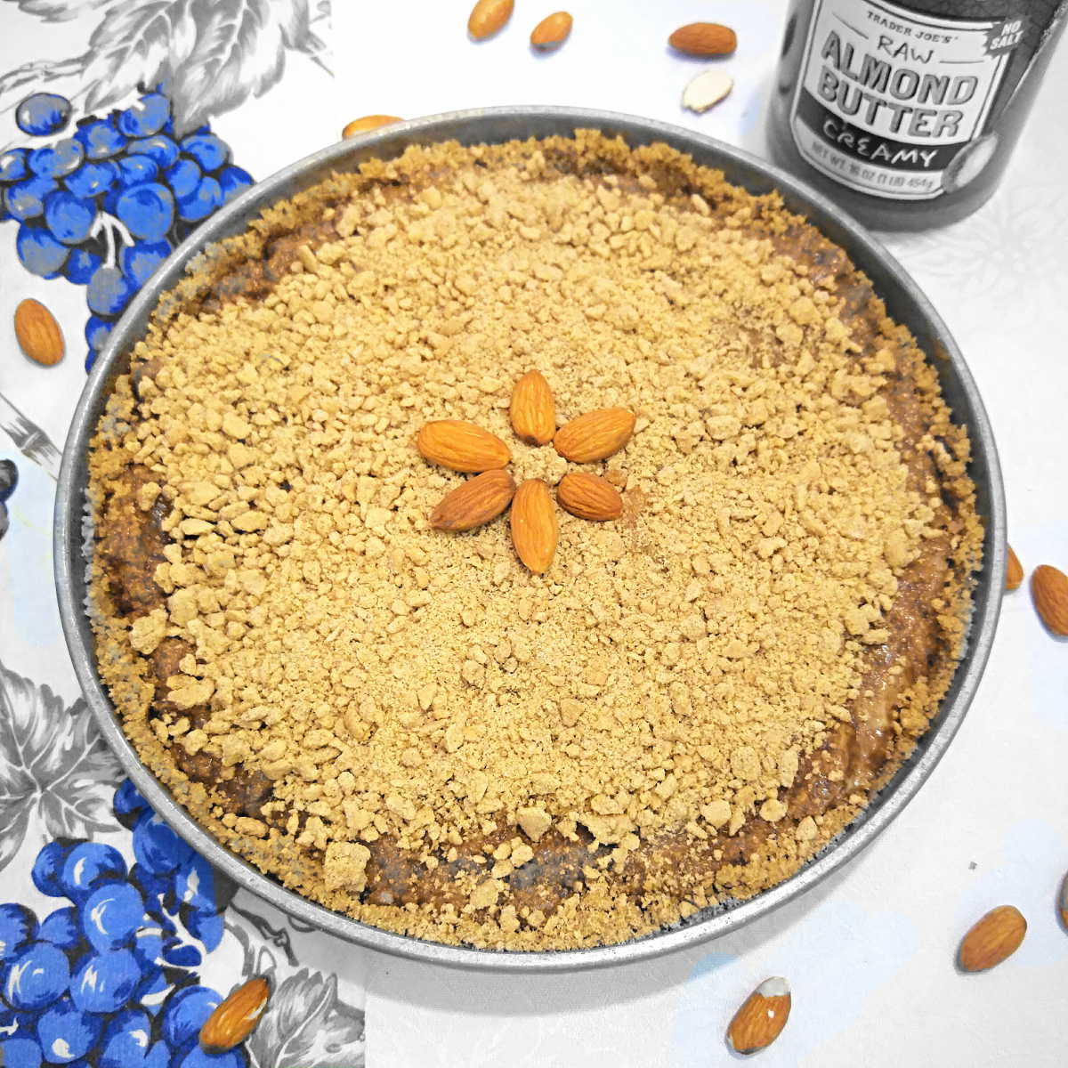 no-bake vegan almond cookie cream pie