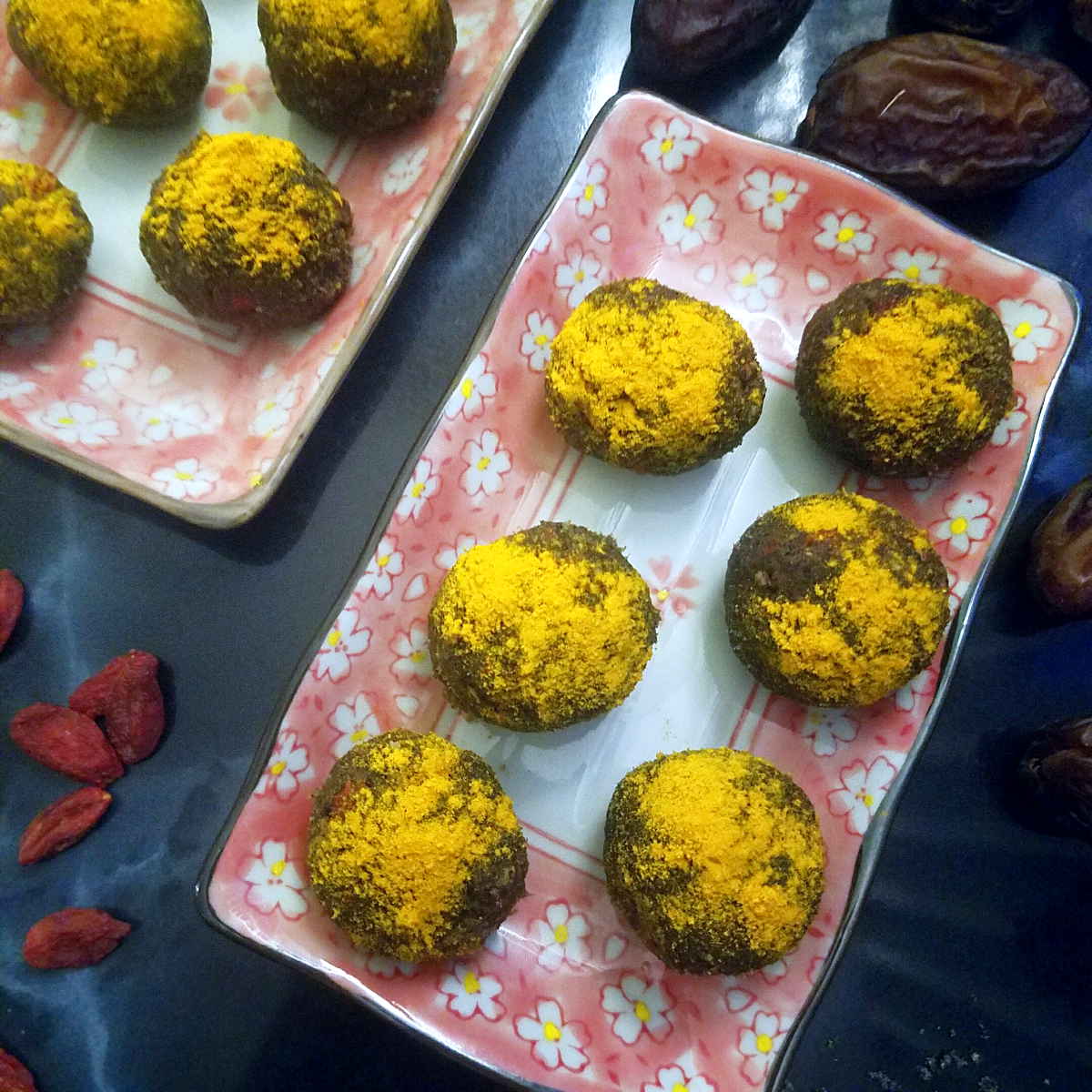 Raw vegan turmeric superfood energy balls