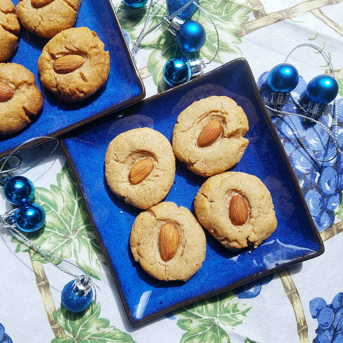 vegan almond butter cookies