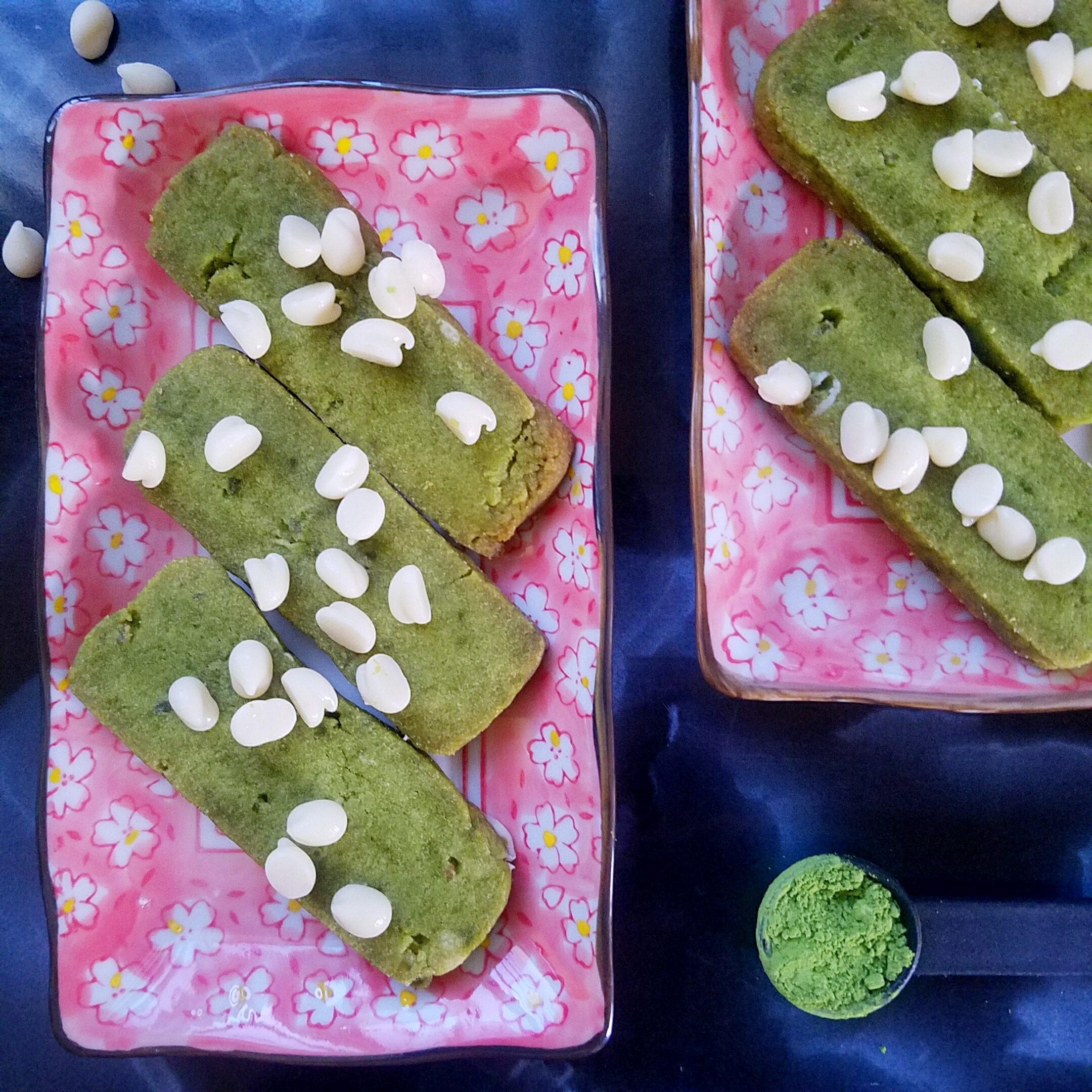 matcha hortbreads plated pink
